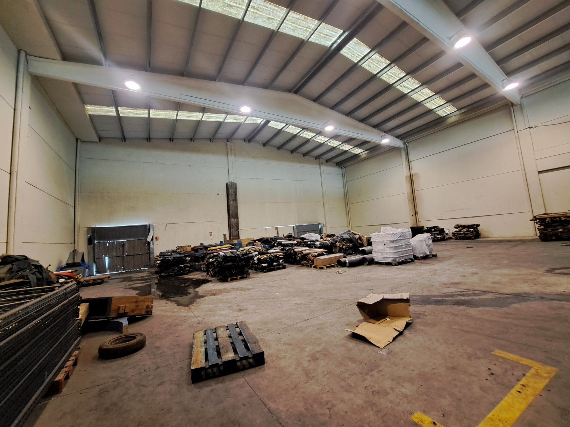 Nau industrial en venda en Rubí