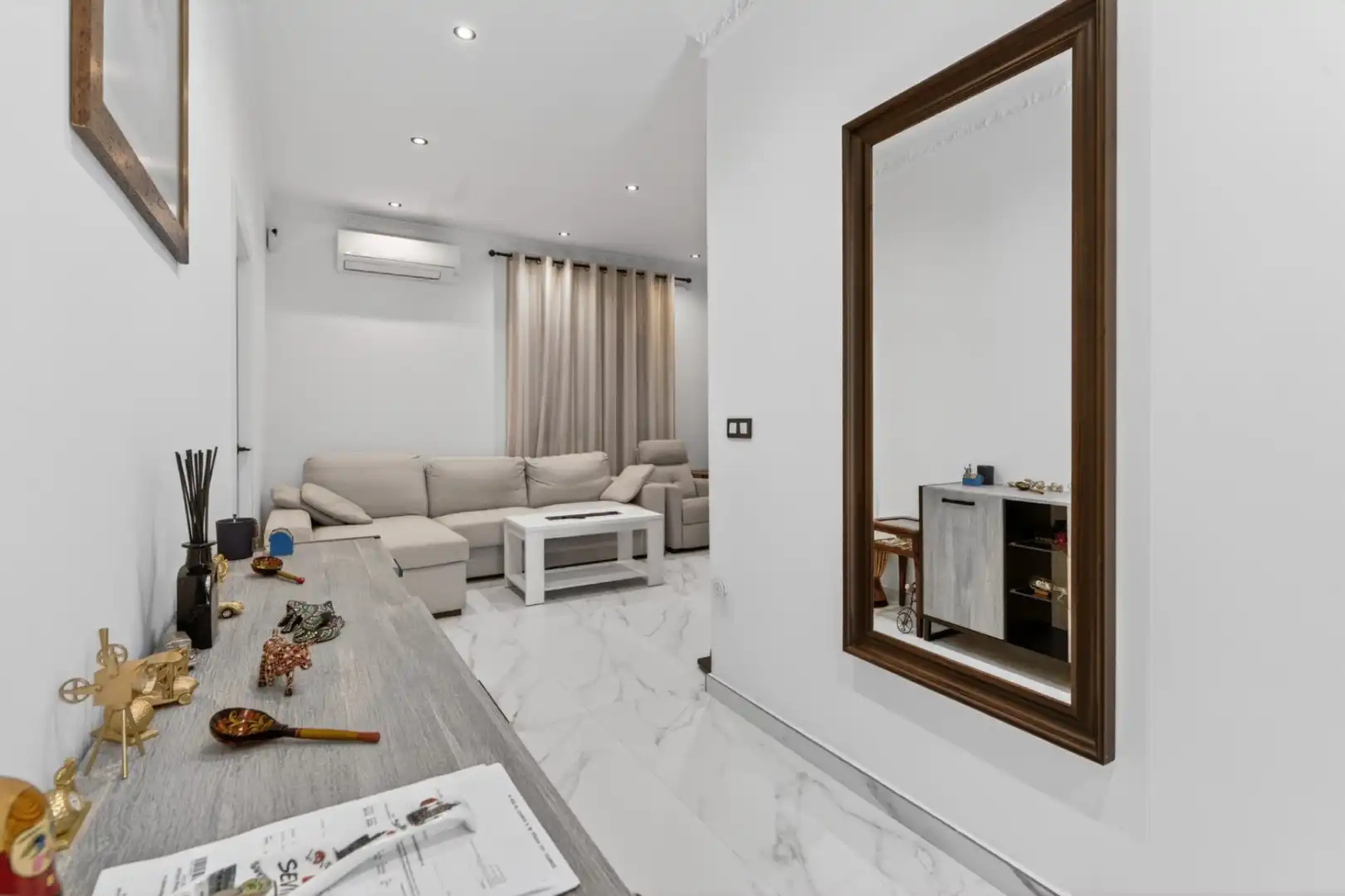 Sala d'estar de Casa o xalet en venda en Elche / Elx amb Aire condicionat, Calefacció i Jardí privat
