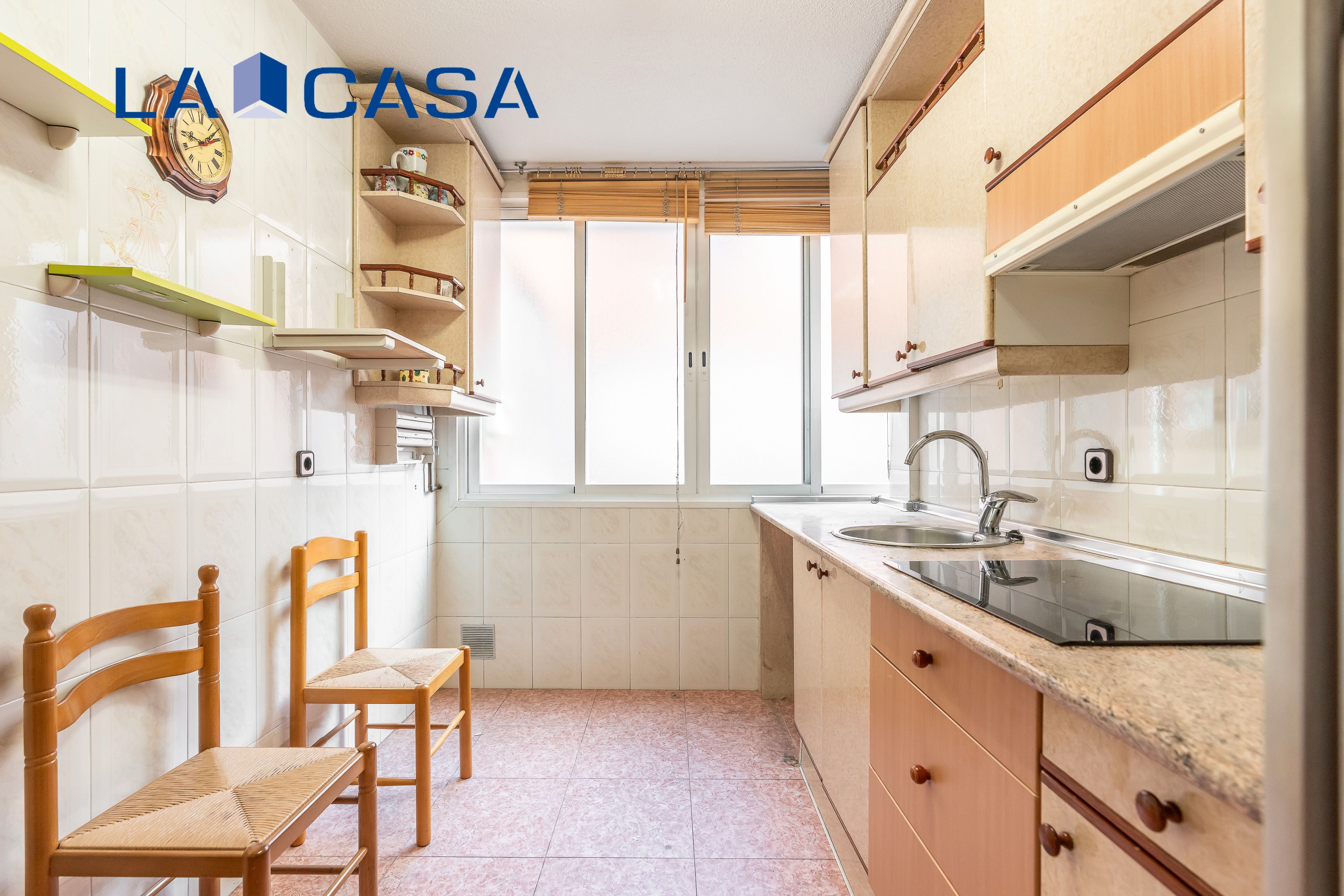 Kitchen of Flat for sale in  Madrid Capital  with Heating