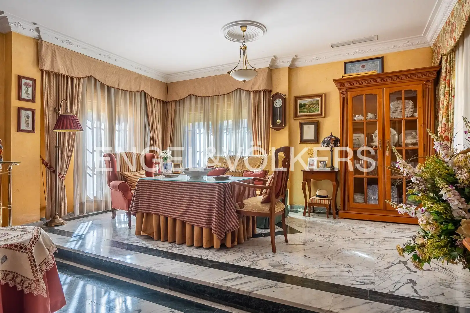 Dining room of Houses for sale in Sevilla  with Air Conditioner, Heating and Private garden