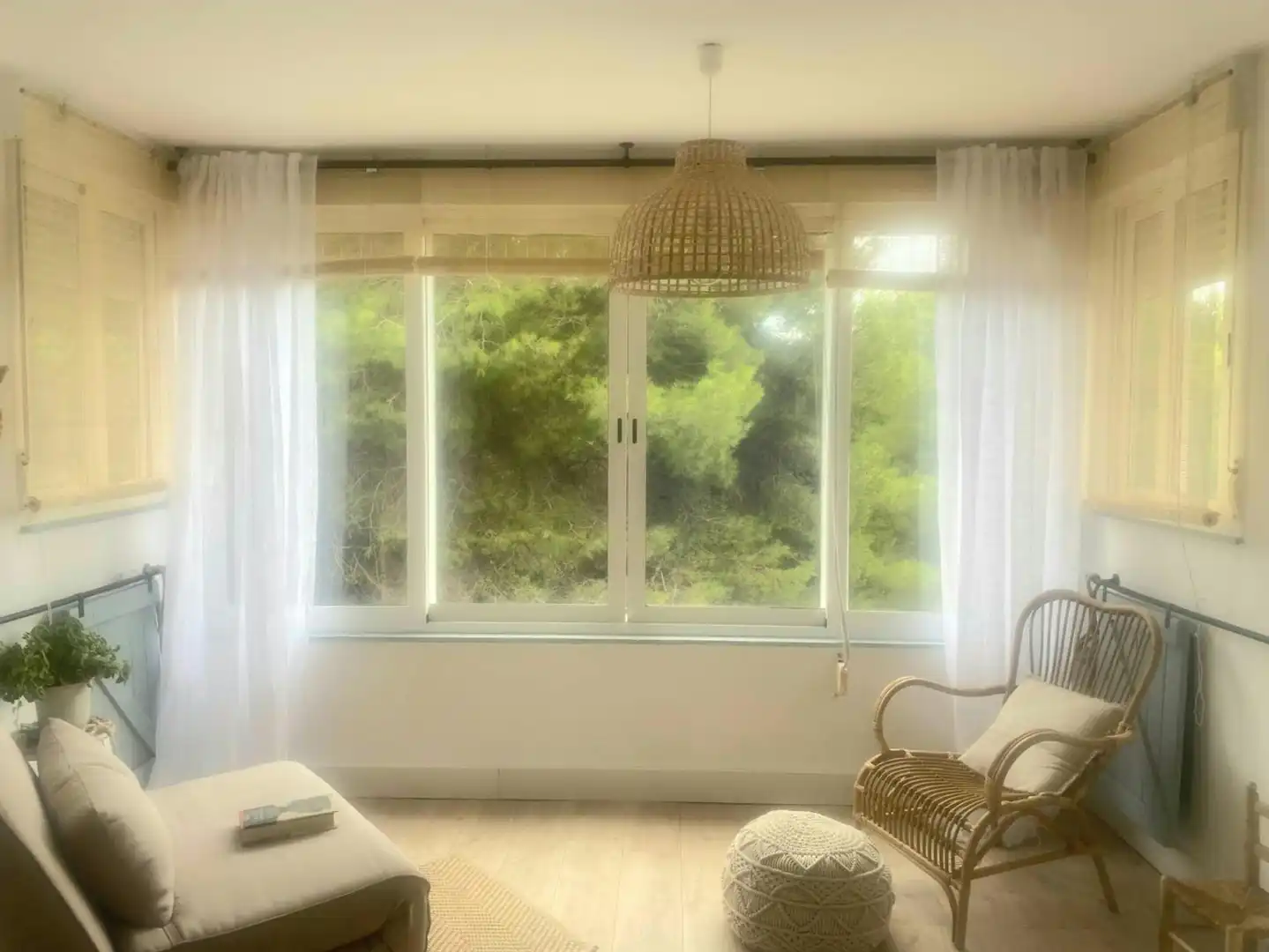 Schlafzimmer von Wohnung zur Miete in Valencia mit Klimaanlage, Heizung und Privatgarten