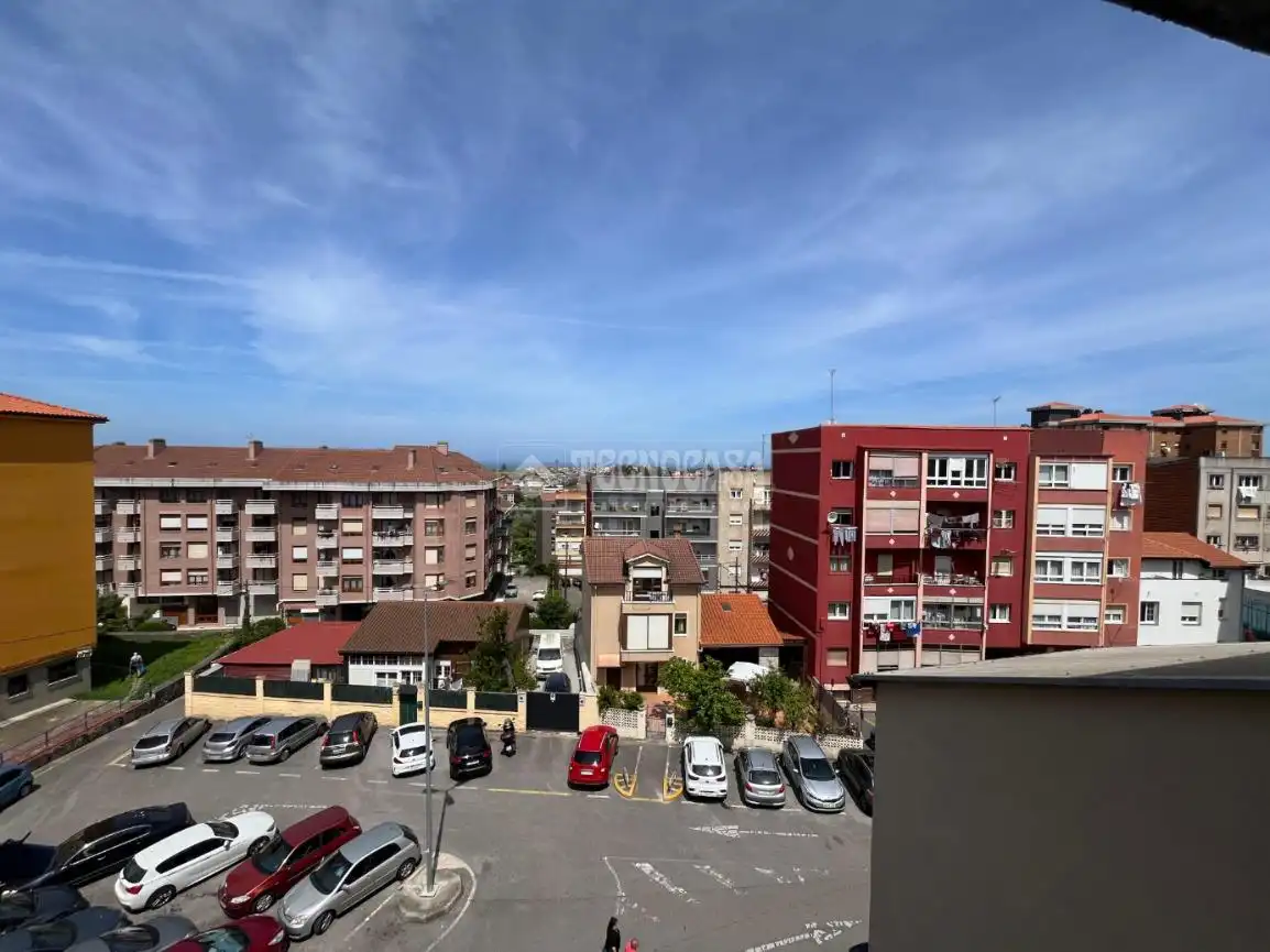 Vista exterior de Piso en venta en Santander