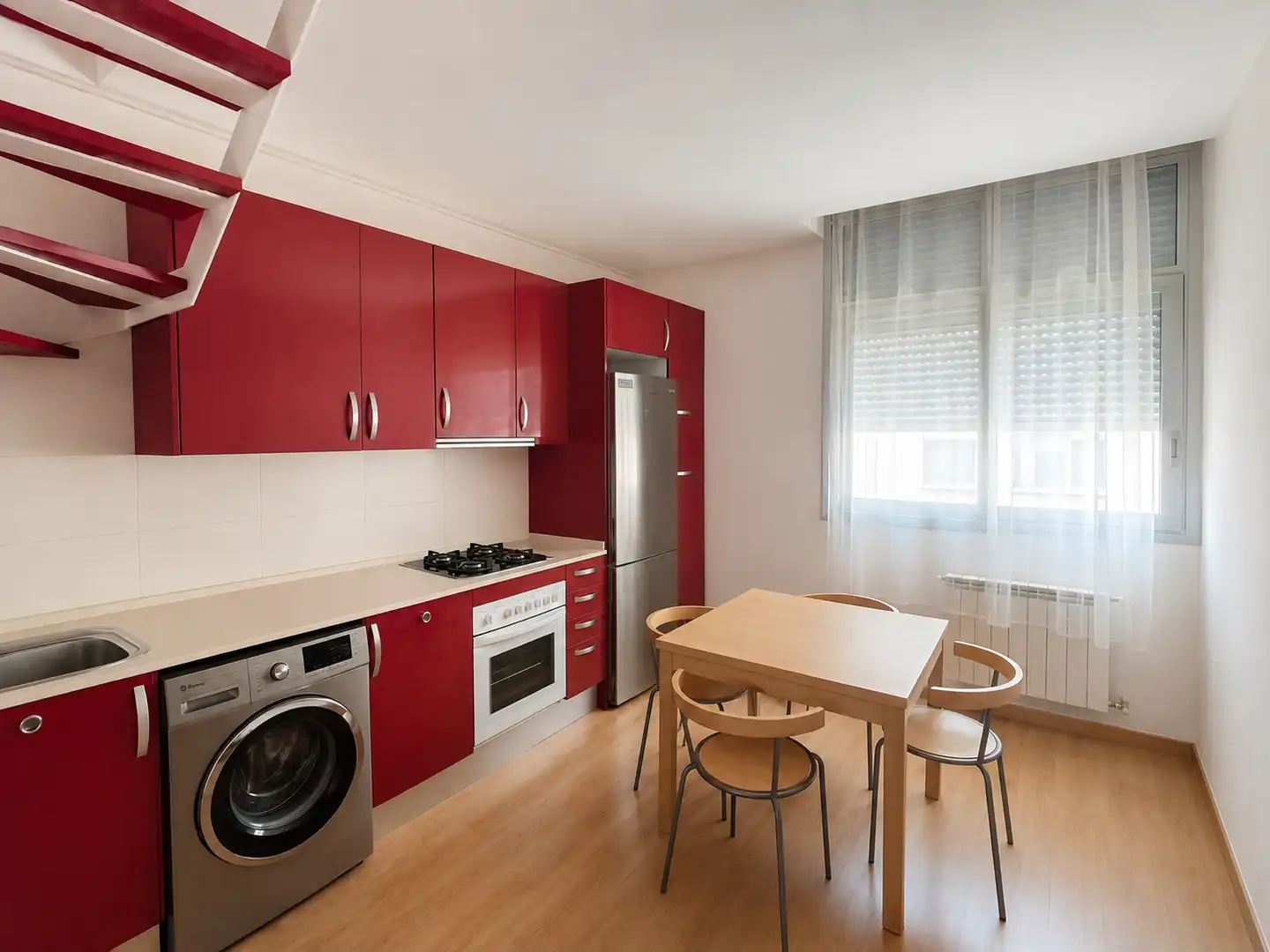 Küche von Maisonette zum Verkauf in Barcelona mit Klimaanlage und Heizung