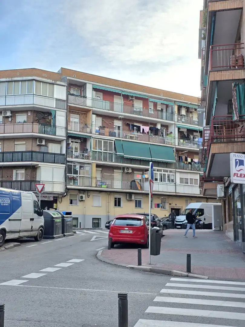 Vista exterior de Piso en venta en  Madrid Capital con Aire acondicionado, Calefacción y Horno