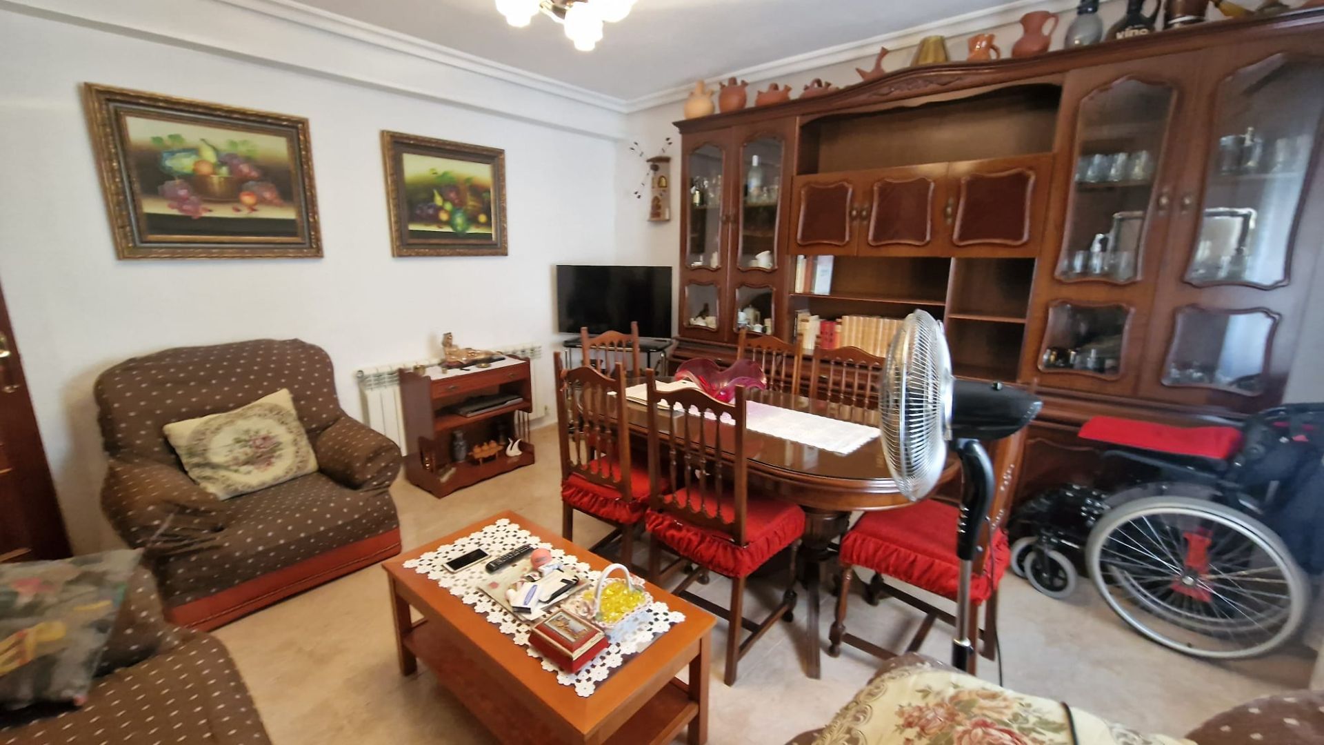 Sala d'estar de Casa o xalet en venda en Cantalapiedra amb Calefacció i Traster