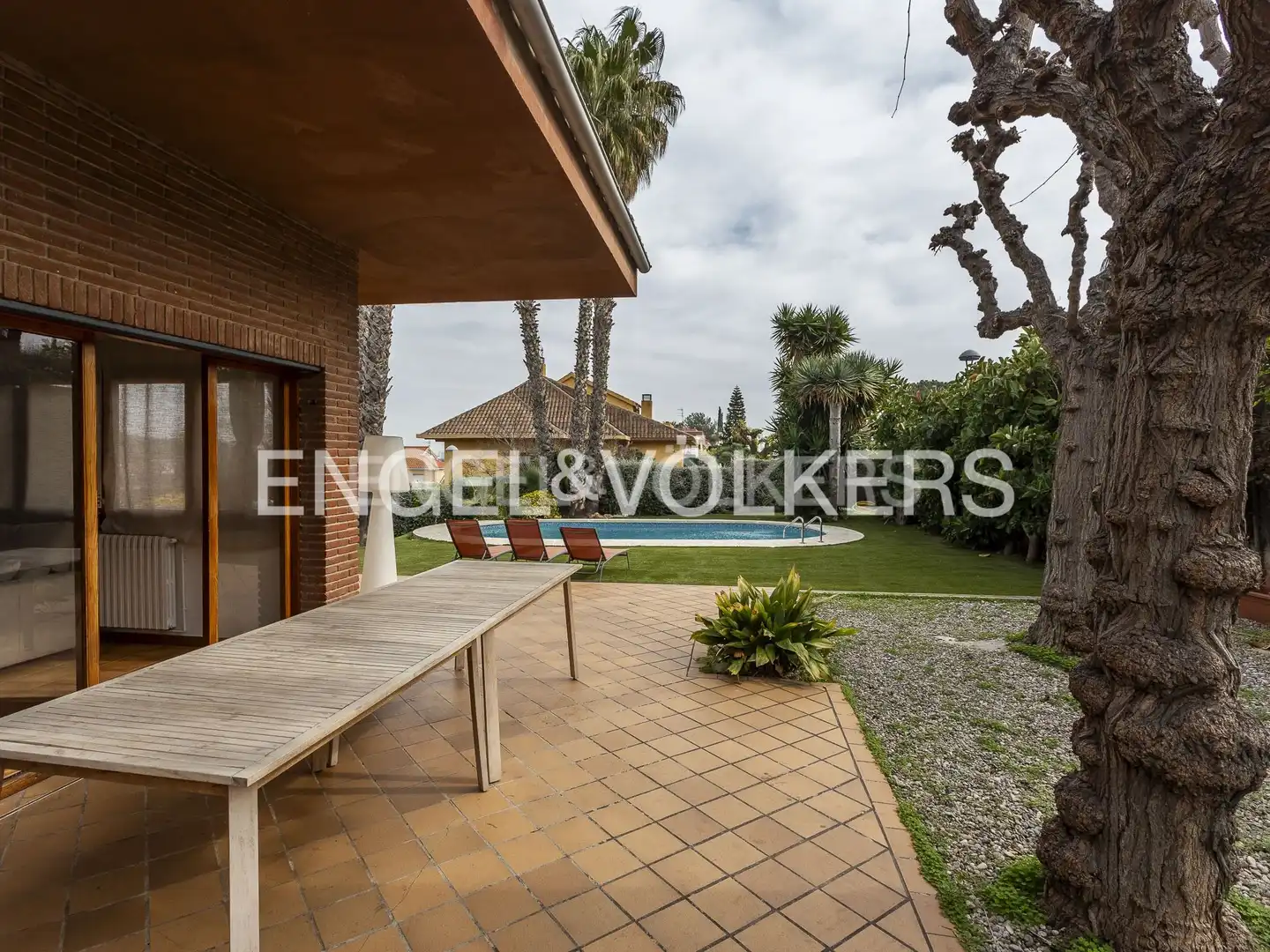 Terrassa de Casa o xalet en venda en Vilanova i la Geltrú amb Calefacció, Jardí privat i Terrassa