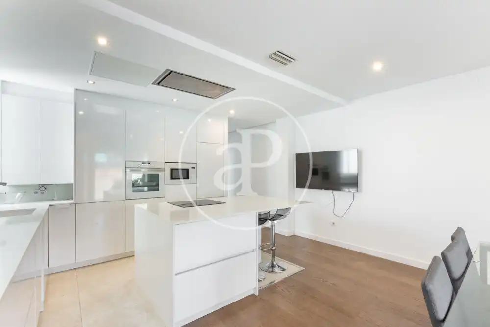 Küche von Wohnung zur Miete in Valencia mit Klimaanlage, Terrasse und Abstellraum