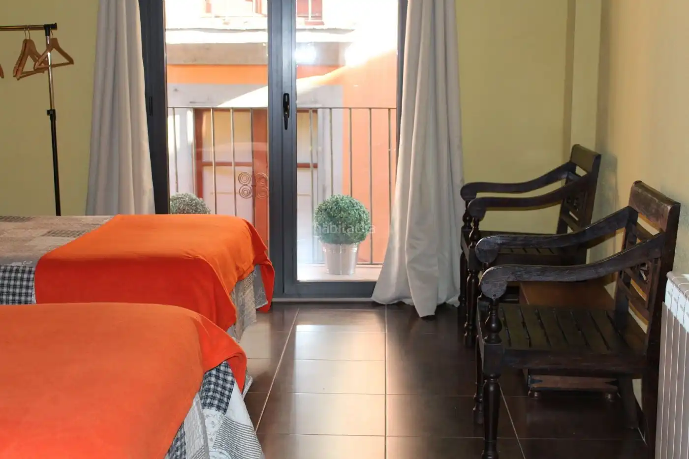 Business premises for sale in Carrer dels Canonges 38, imagen 3