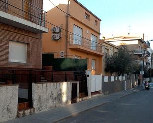 Vista exterior de Casa adosada en venda en La Roca del Vallès amb Aire condicionat