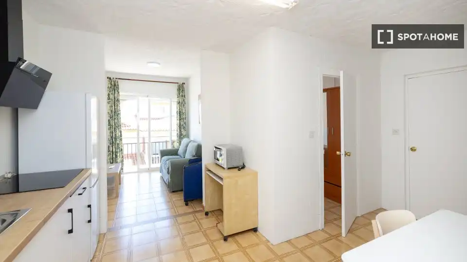 Apartamento para compartir en Escúzar con Aire acondicionado, Terraza y Amueblado