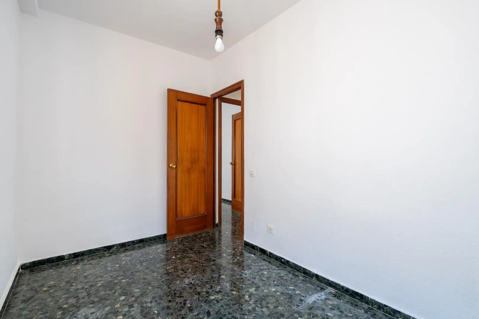 Wohnung zum Verkauf in Almería mit Klimaanlage, Heizung und Balkon