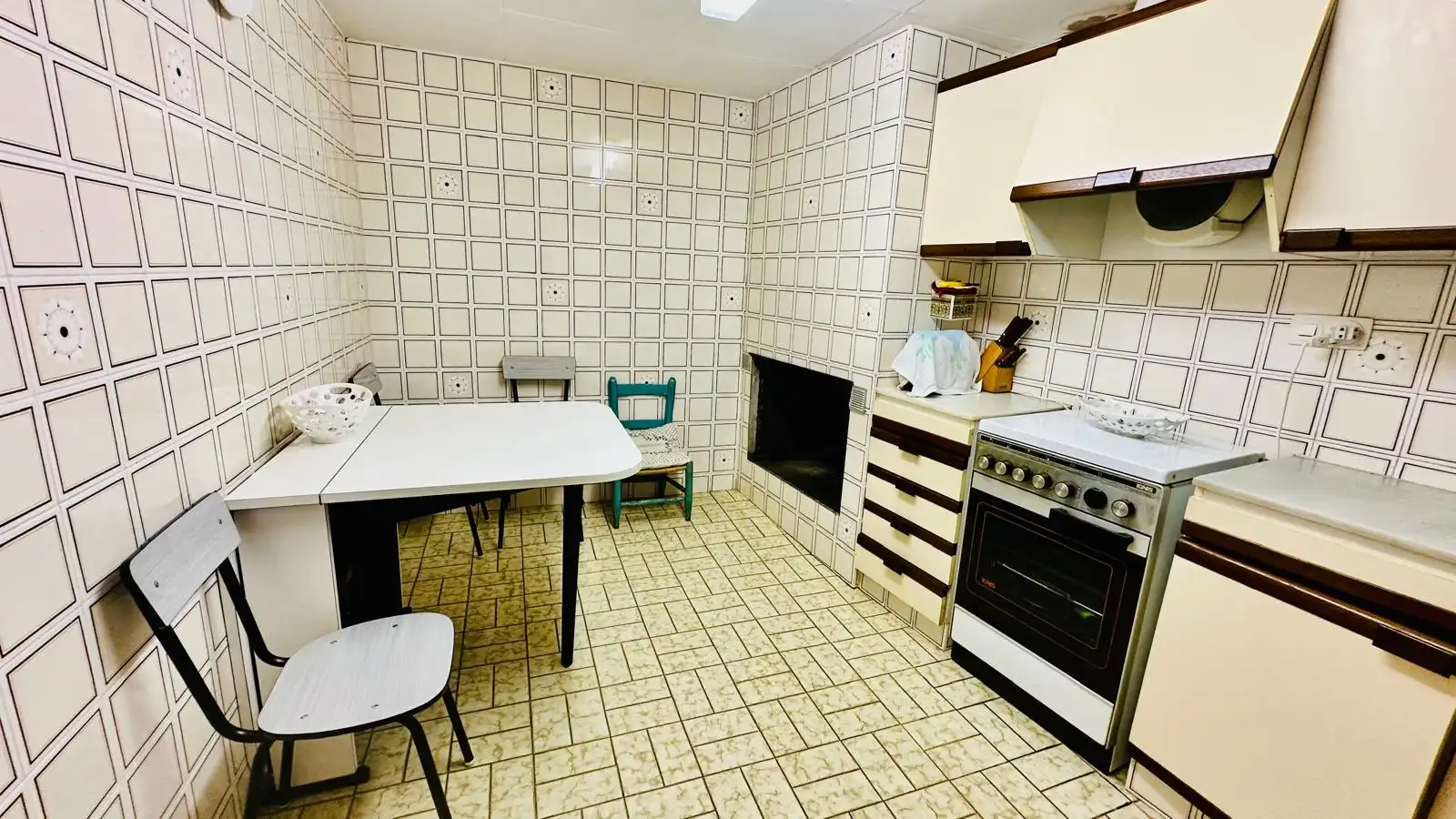 Cuina de Casa o xalet en venda en Lledó amb Moblat i Balcó