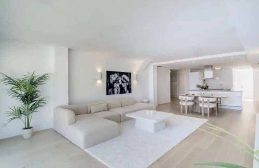 Sala de estar de Apartamento de alquiler en Marbella con Aire acondicionado, Amueblado y Balcón