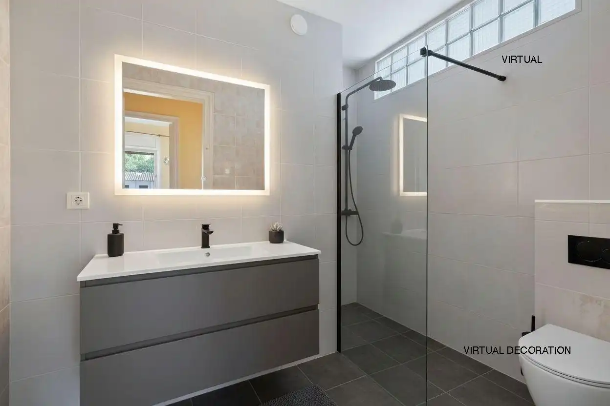 Baño de Casa o chalet en venta en Sant Pere Pescador con Aire acondicionado, Calefacción y Jardín privado
