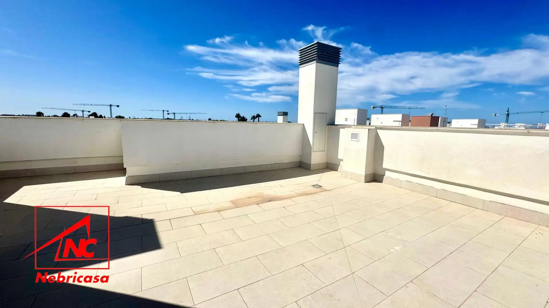 Terraza de Dúplex de alquiler en Chipiona con Aire acondicionado, Calefacción y Terraza