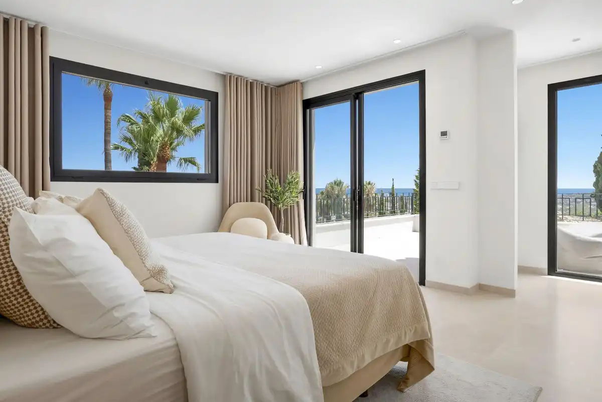 Bedroom of Houses for sale in Nueva Andalucía
