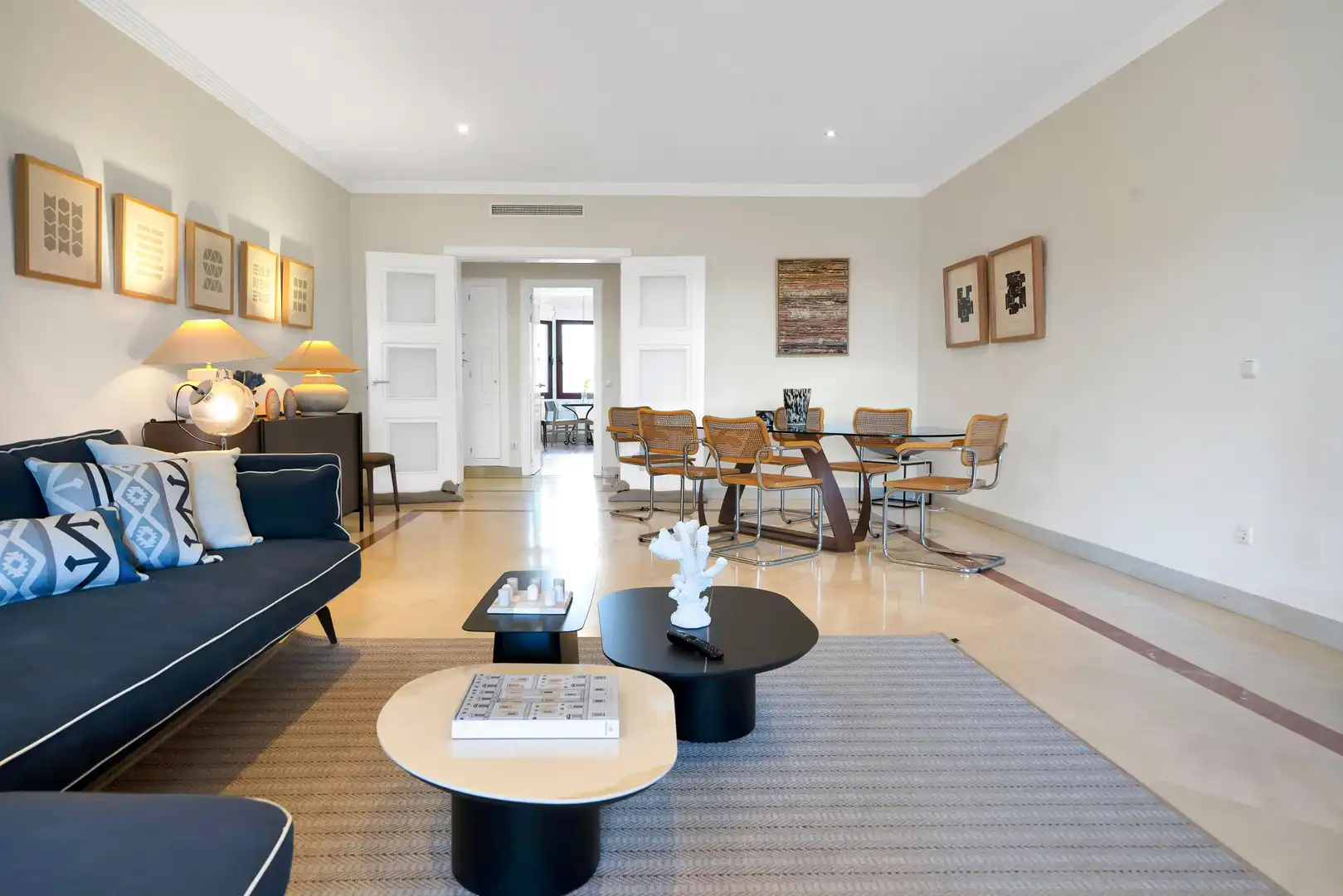 Sala d'estar de Apartament en venda en Marbella amb Aire condicionat, Calefacció i Jardí privat