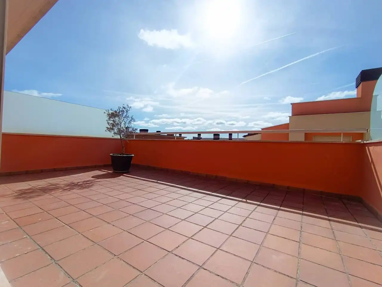 Terrassa de Casa o xalet en venda en Burgos amb Calefacció, Jardí privat i Parquet