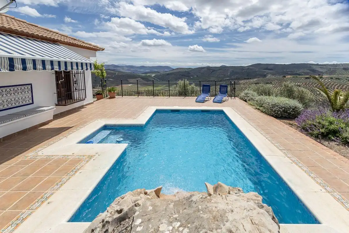 Piscina de Finca rústica en venta en Alcalá la Real con Calefacción y Terraza