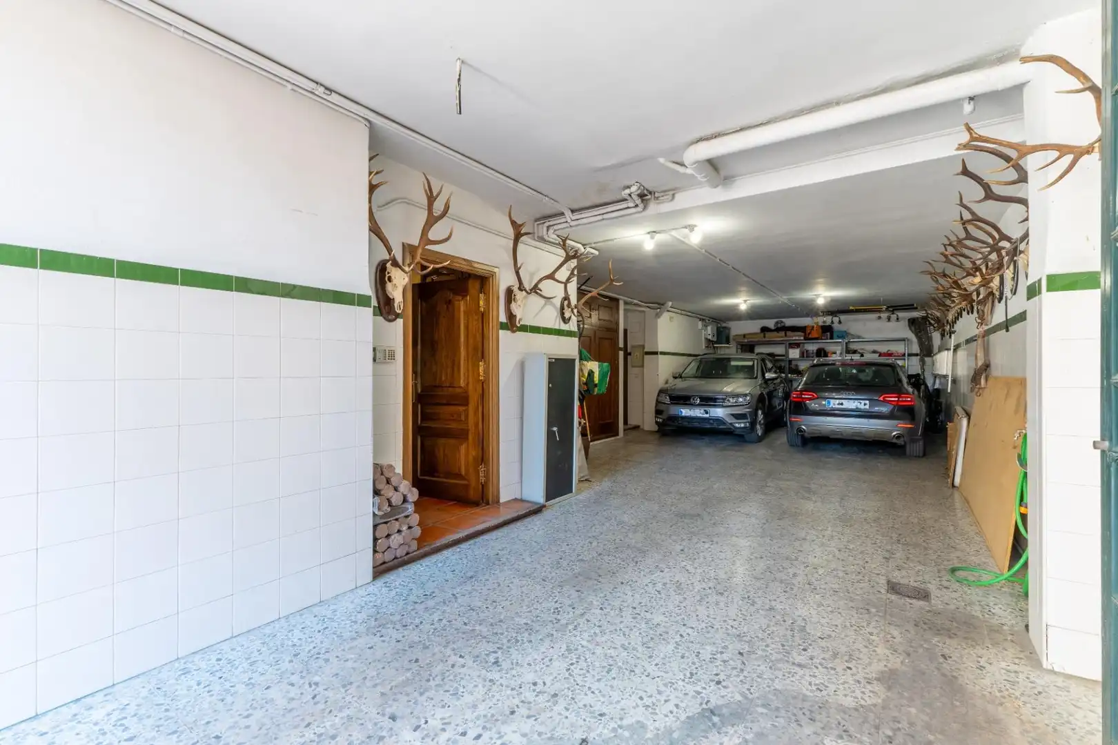 Aparcament de Casa o xalet en venda en Córdoba amb Aire condicionat, Calefacció i Jardí privat