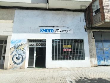 Local comercial en venda a Flores de Sil - La Placa