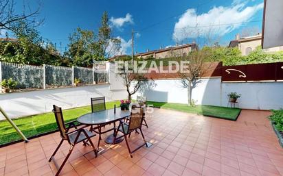 Jardí de Pis en venda en Donostia - San Sebastián  amb Calefacció, Jardí privat i Terrassa