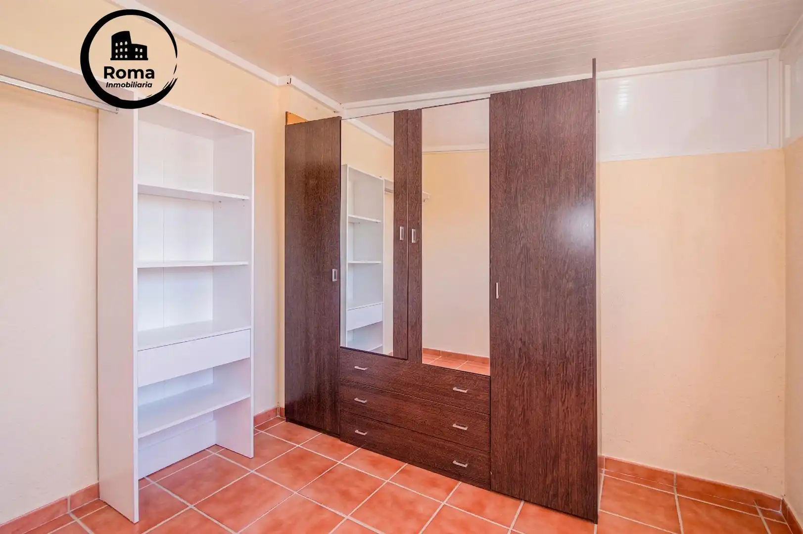 Bedroom of Attic for sale in Granada  with Heating, Terrace and Community pool