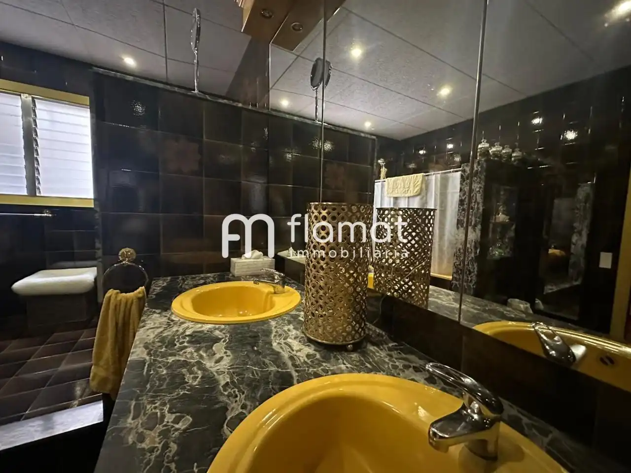 Baño de Edificio en venta en Santa Coloma de Gramenet