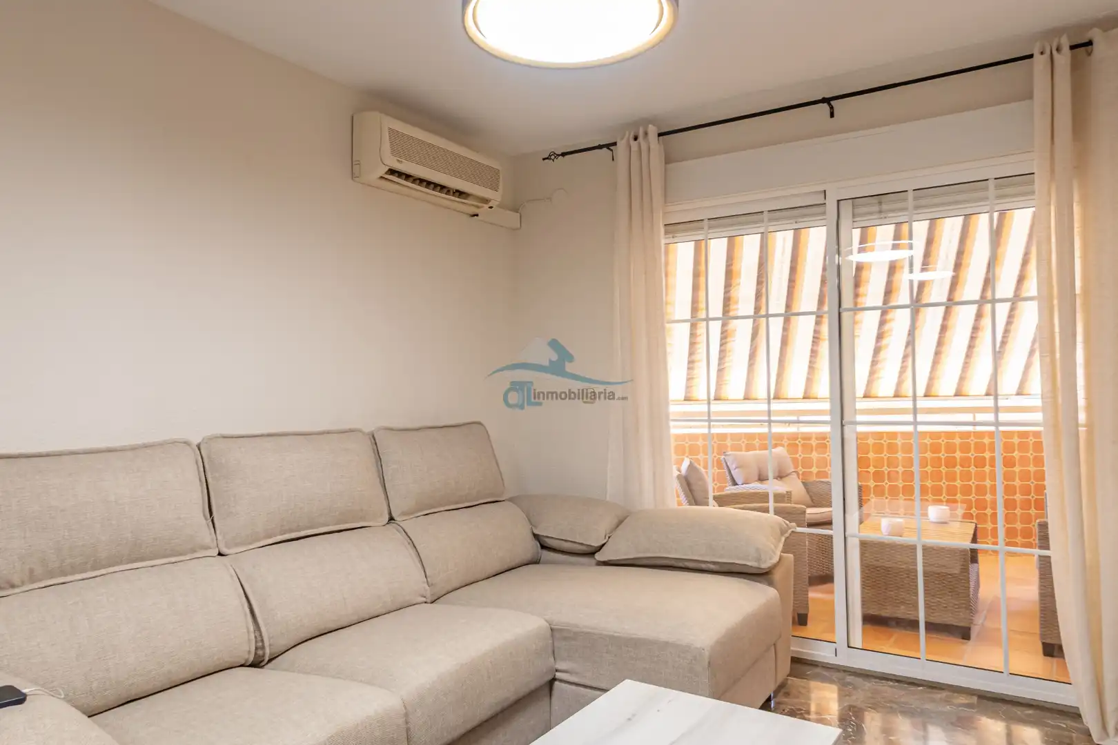 Wohnzimmer von Wohnungen zur Miete in Linares mit Klimaanlage, Heizung und Terrasse