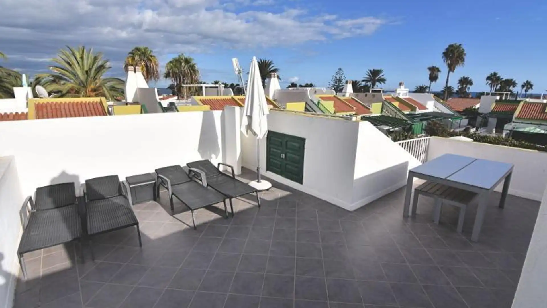 Terrace of Houses for sale in San Bartolomé de Tirajana  with Air Conditioner, Terrace and Furnished