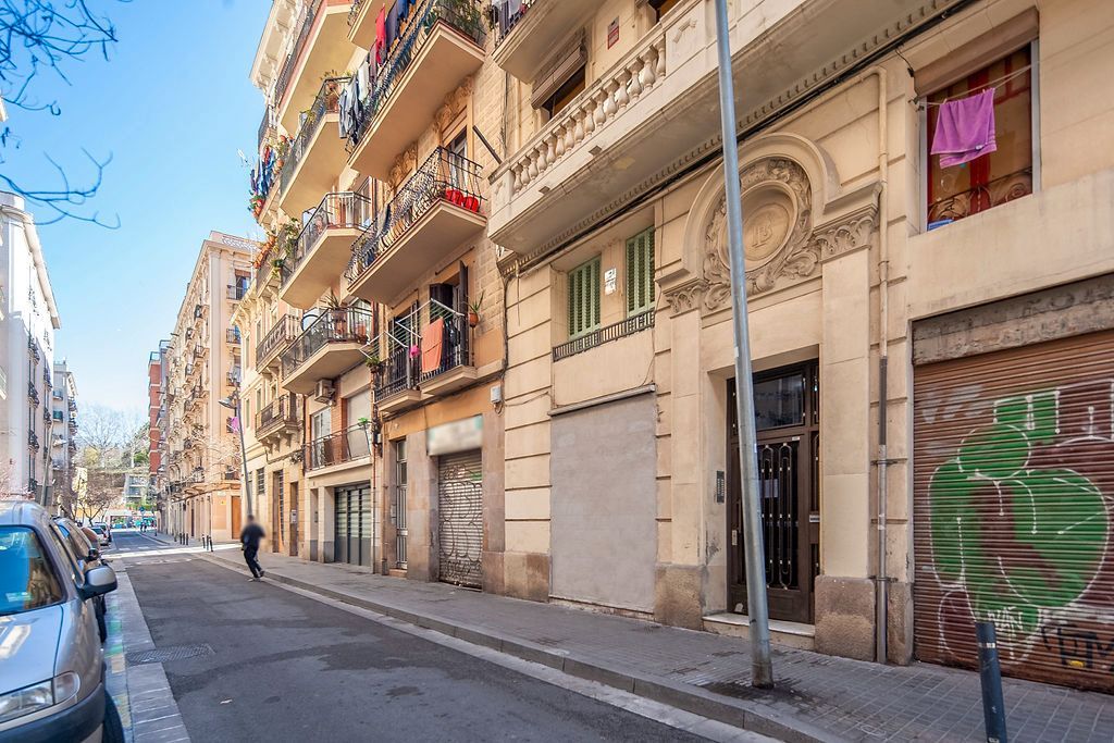 Local en venda a Carrer de Magalhães, 15, El Poble Sec - Parc de Montjuïc
