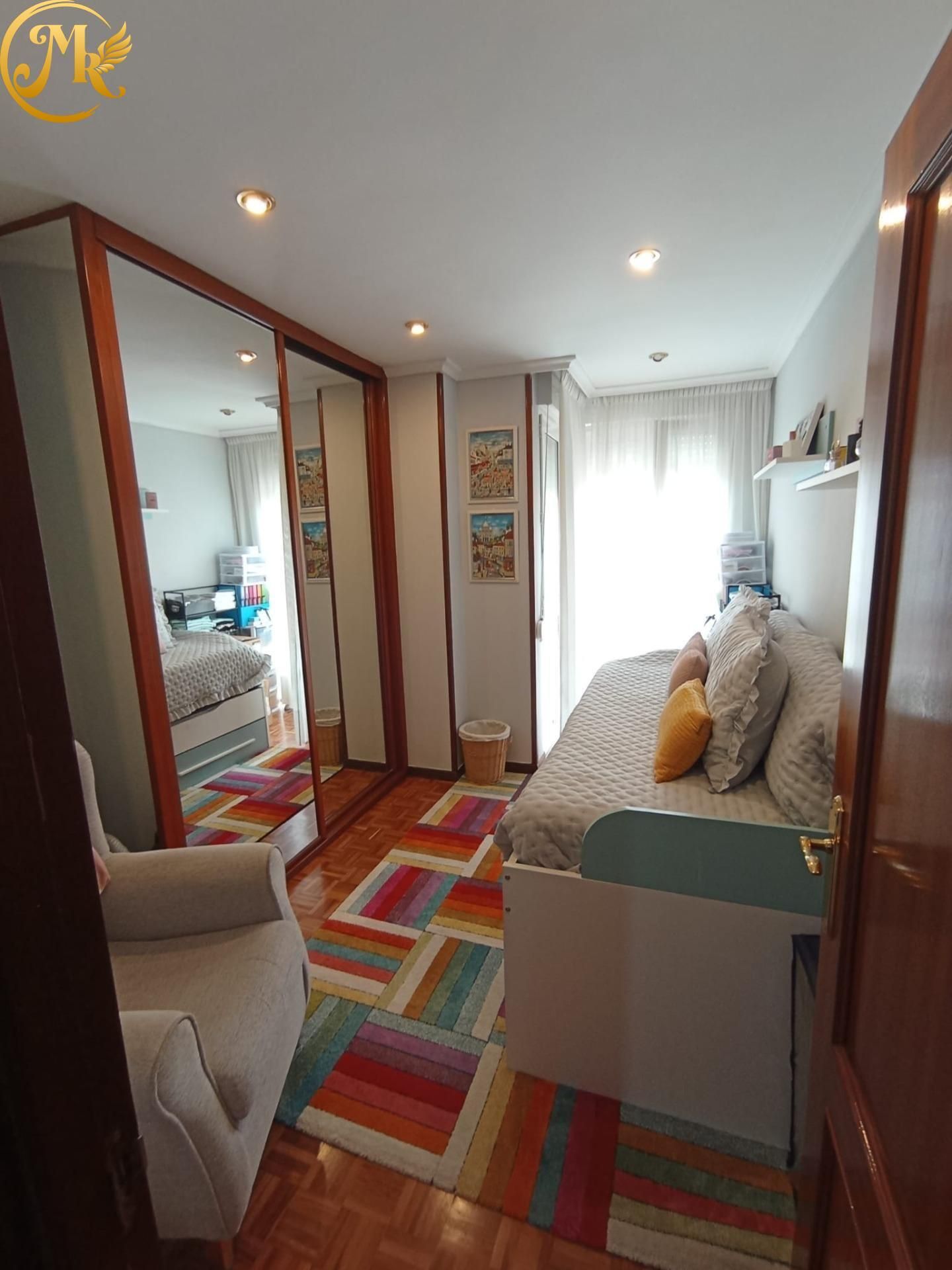 Bedroom of Flat to rent in Santander  with Heating, Parquet flooring and Furnished