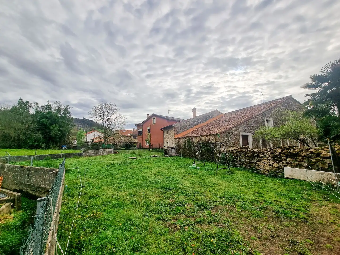 Houses for sale in Castañeda  with Private garden