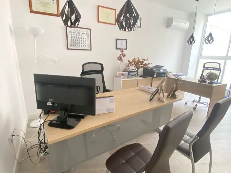 Oficina de alquiler en Algeciras con Aire acondicionado, Calefacción y Amueblado