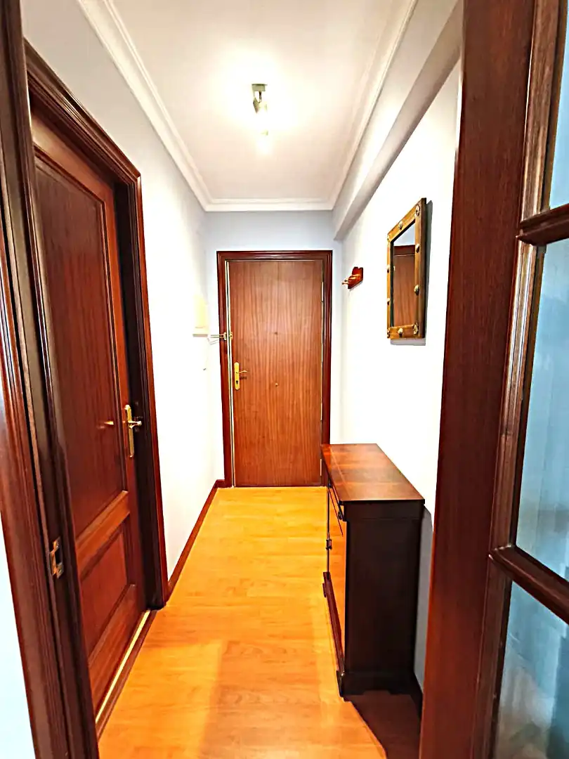 Flat for rent in Vigo   with Parquet flooring and Furnished