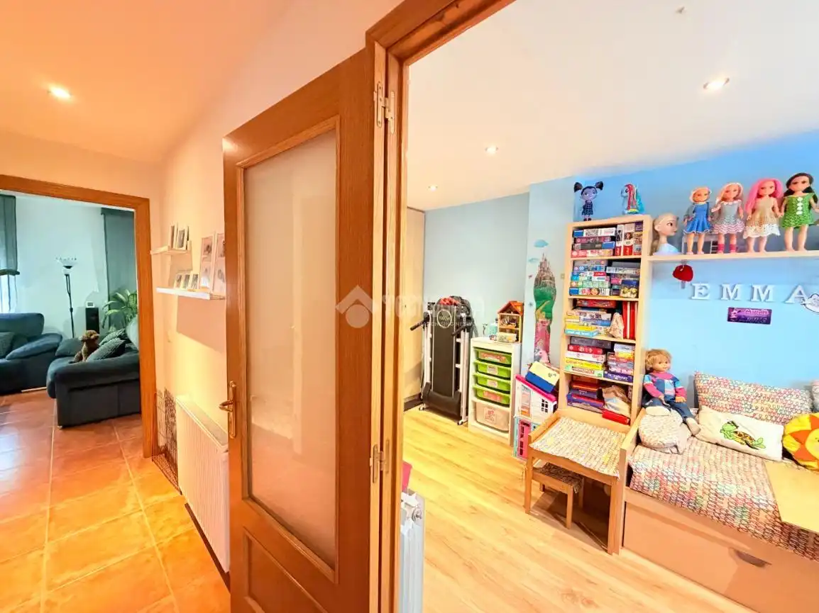 Casa adosada en venta en Hontanares de Eresma con Calefacción