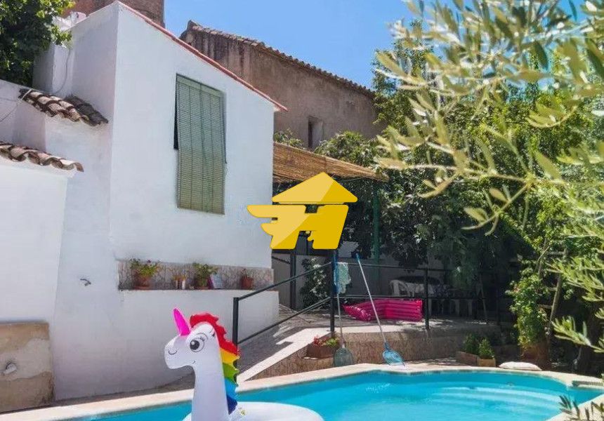 Vista exterior de Casa o xalet en venda en Villafranca de Córdoba amb Aire condicionat, Jardí privat i Piscina