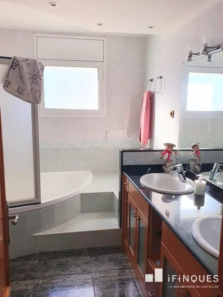 Bany de Casa o xalet en venda en Sentmenat amb Aire condicionat, Calefacció i Jardí privat