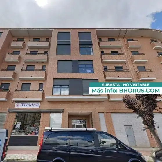 Vista exterior de Pis en venda en Benavente amb Jardí privat i Piscina
