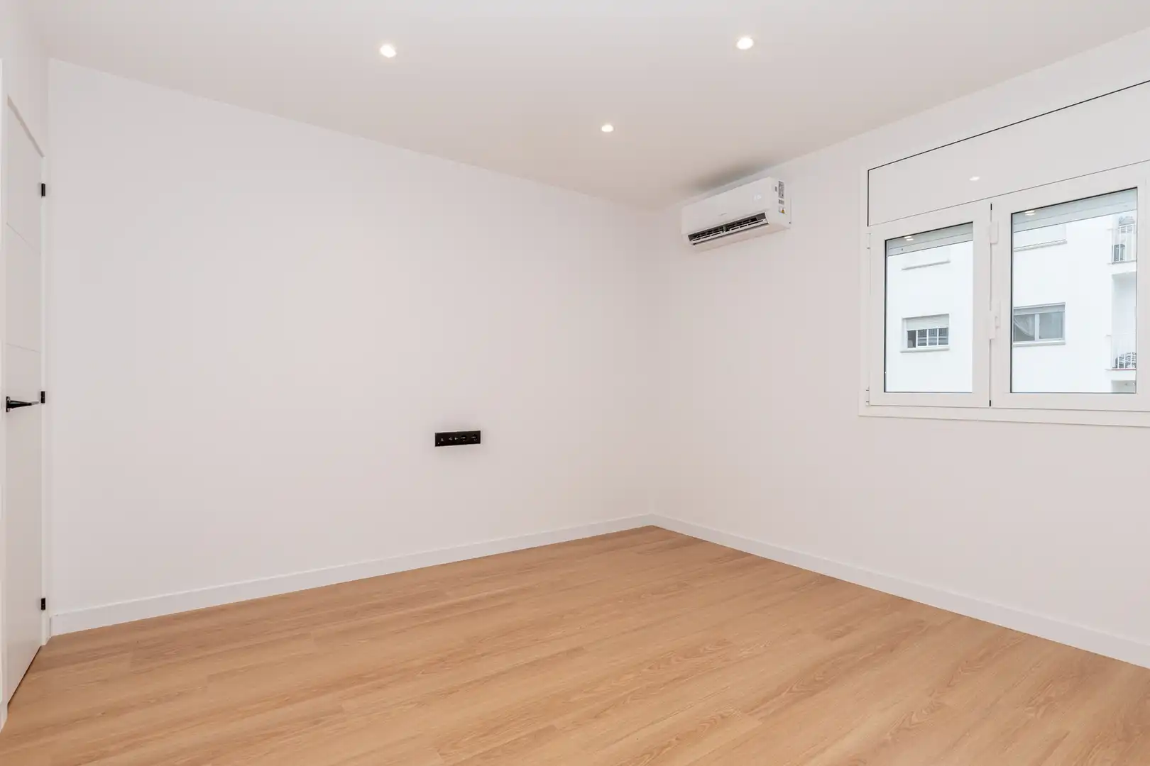 Flat with terrace for sale in Carrer de Lluís Vives, imagen 17