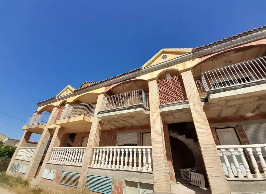 Außenansicht von Gebäude zum Verkauf in Orihuela