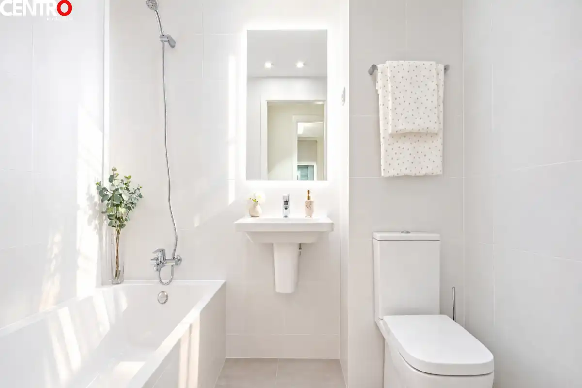 Baño de Piso en venta en Huétor Vega con Aire acondicionado, Calefacción y Jardín privado