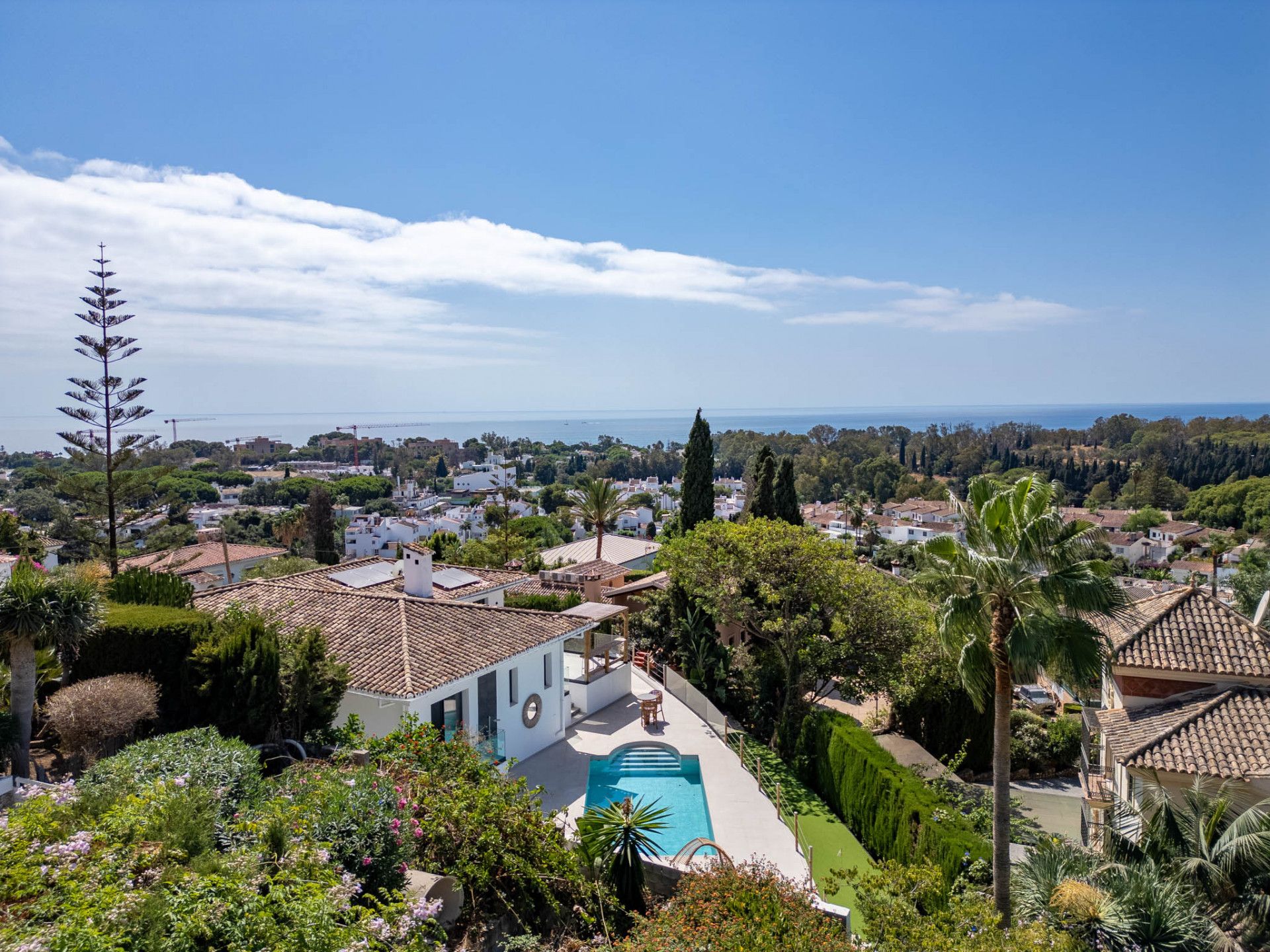 Exterior view of House or chalet for sale in Marbella  with Air Conditioner, Heating and Private garden