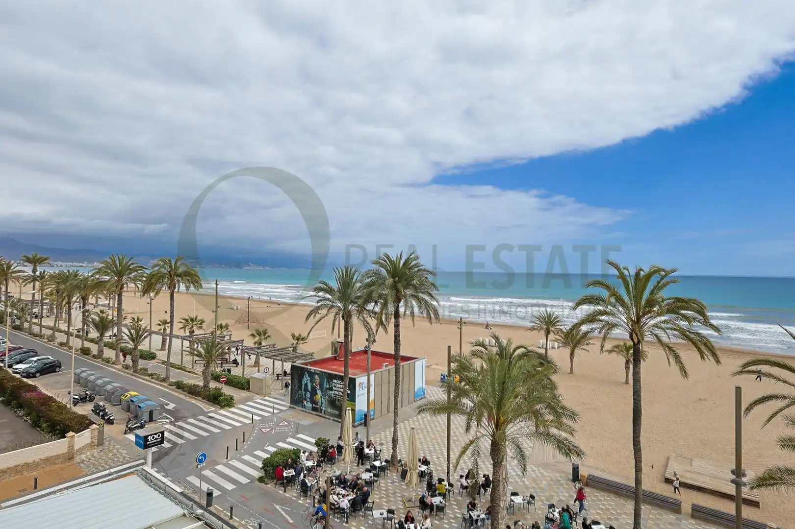 Außenansicht von Wohnung zum Verkauf in Alicante / Alacant mit Klimaanlage, Heizung und Privatgarten