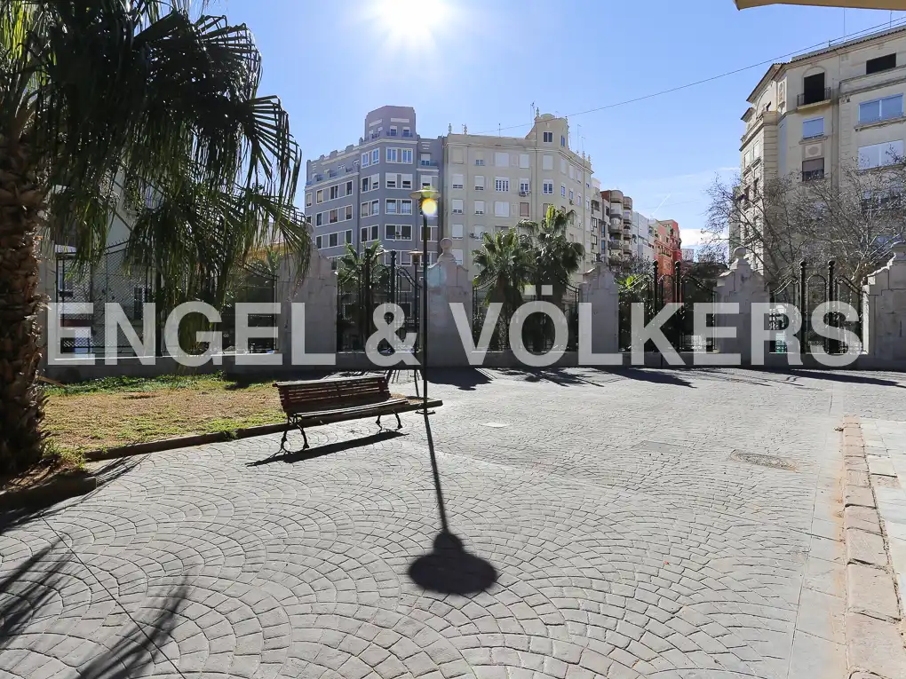 Vista exterior de Piso en venta en Valencia con Aire acondicionado, Calefacción y Parquet