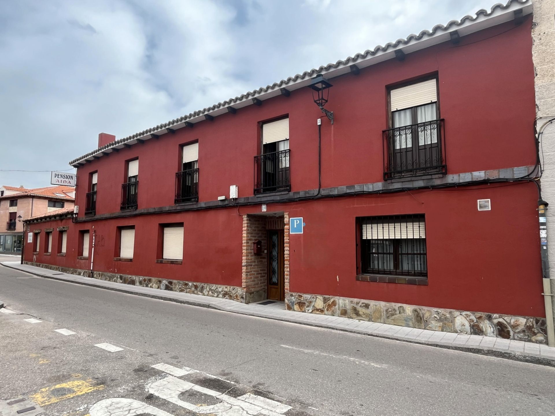 Exterior view of Building for sale in Tudela de Duero  with Alarm