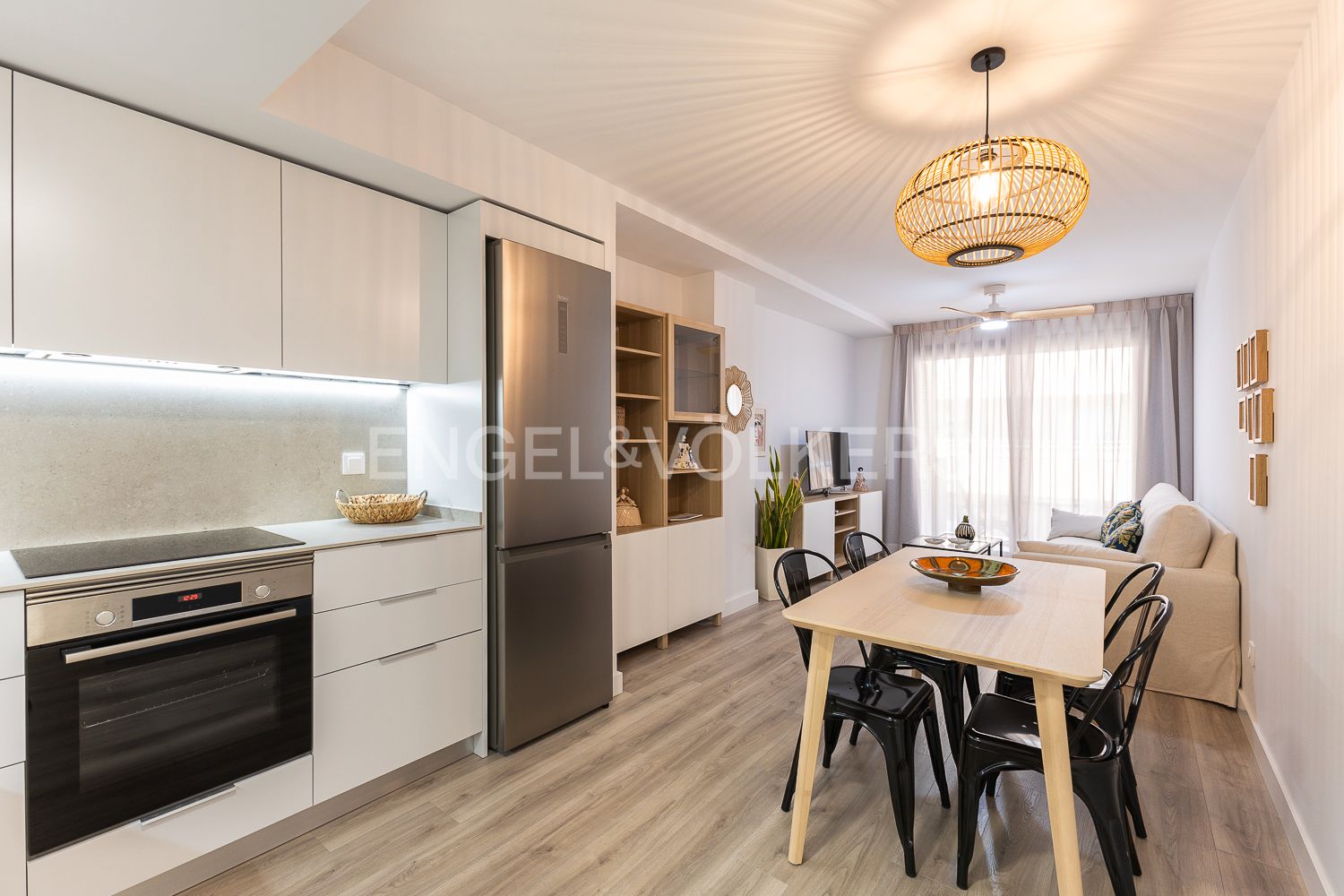Kitchen of Apartment to rent in  Valencia Capital  with Air Conditioner, Heating and Terrace