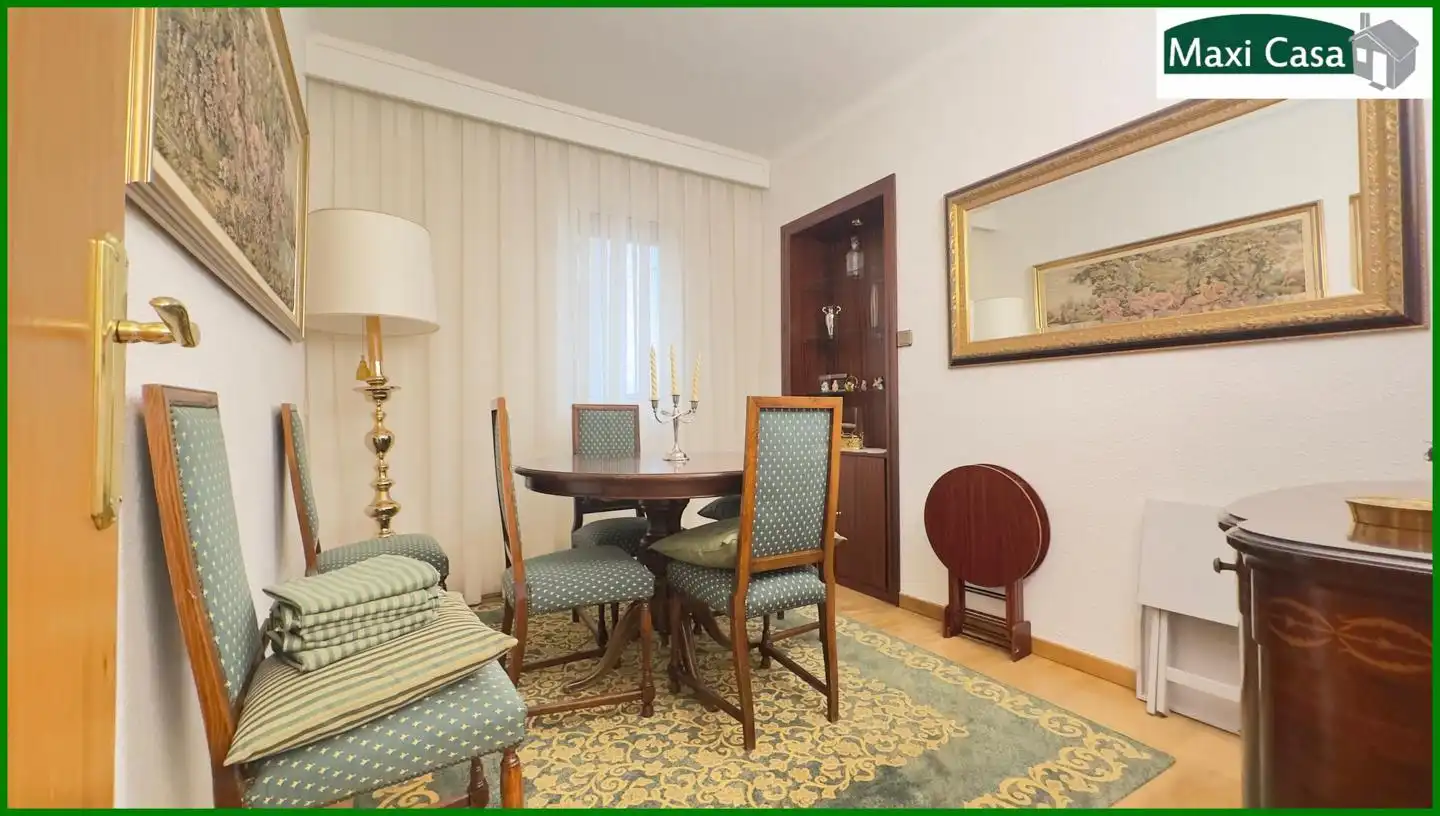 Comedor de Piso en venta en Barcelona con Aire acondicionado, Calefacción y Balcón