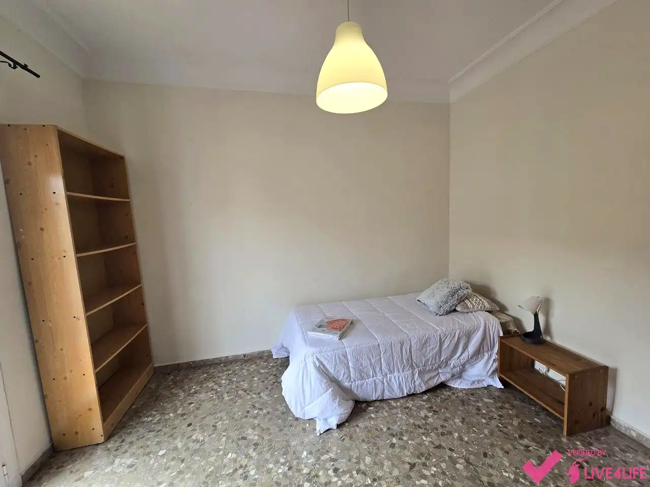 Bedroom of Flat for rent in Sevilla  with Air Conditioner, Terrace and Furnished