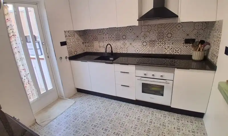 Cuina de Dúplex en venda en Torrevieja amb Jardí privat i Terrassa